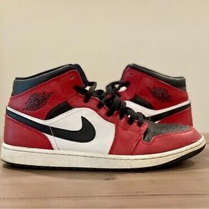 NIKE AIR JORDAN 1 CHICAGO BLACK TOE